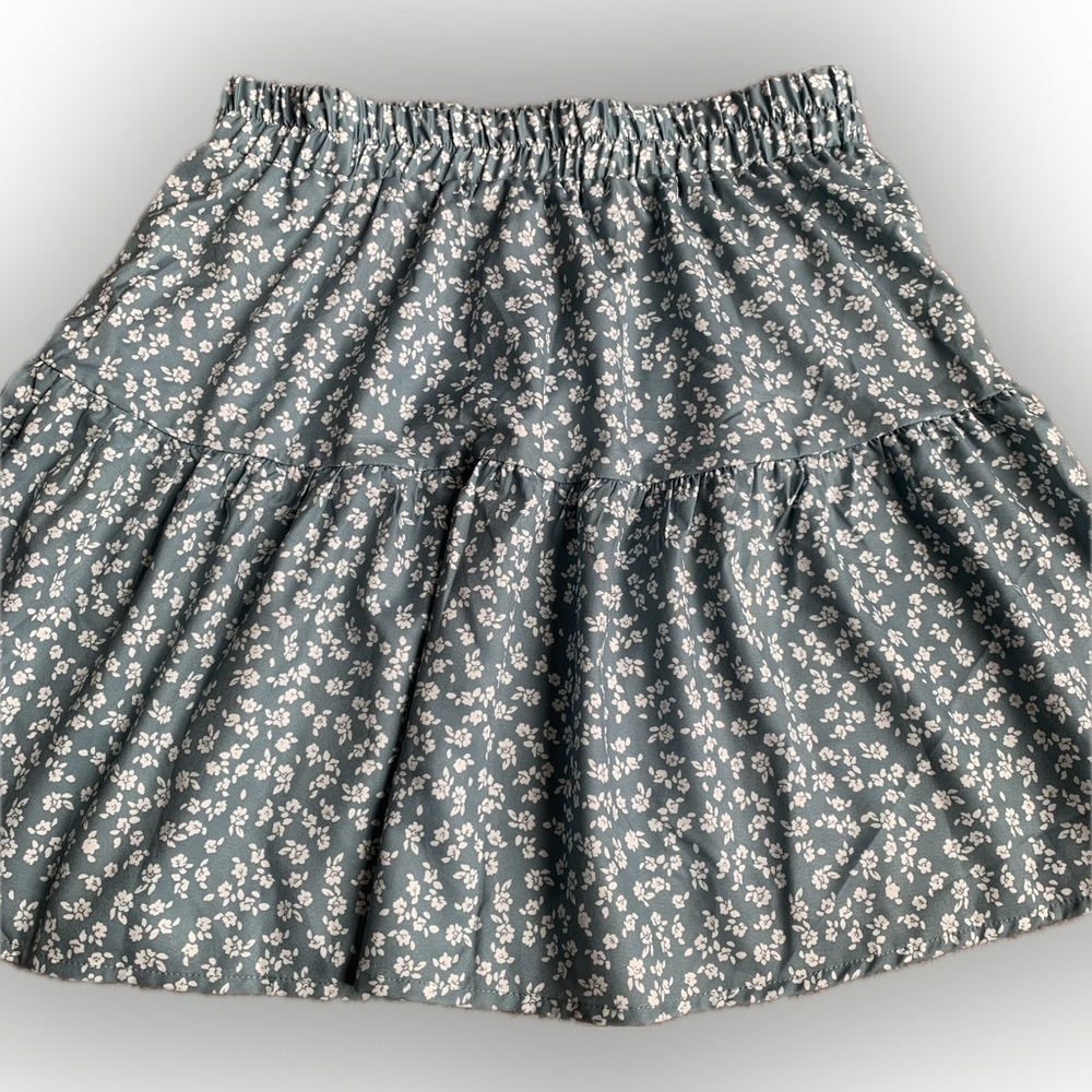 SHEIN full Green Floral Skirt with ruffles. Soft fabric, never worn large